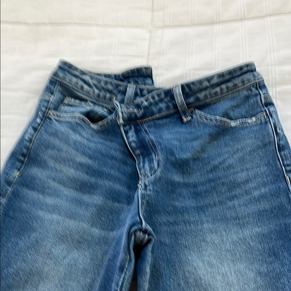 Blue Ankle Cropped Jeans with Faded Patterns